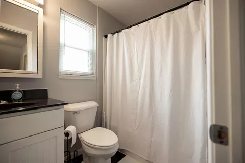 Bath - 2748 Conestoga St, Springfield, OH 45503 photo 1 of 4