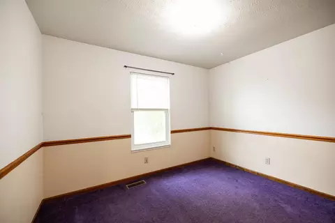 Bedroom - 2748 Conestoga St, Springfield, OH 45503 photo 3 of 8