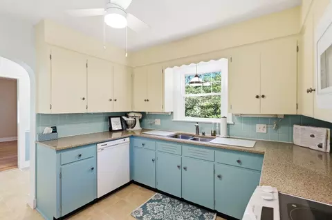 Kitchen - 314 S Broadmoor Blvd, Springfield, OH 45504 photo 1 of 5