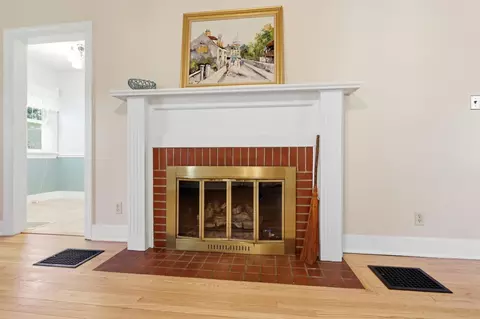 Living - 314 S Broadmoor Blvd, Springfield, OH 45504 photo 3 of 5