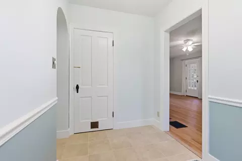 Entry Way - 314 S Broadmoor Blvd, Springfield, OH 45504 photo 4 of 7