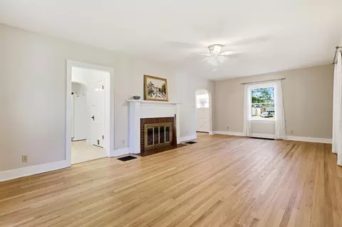 Living - 314 S Broadmoor Blvd, Springfield, OH 45504 photo 4 of 5