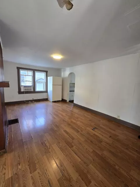 Living - 1908 W Washington St, Springfield, OH 45506 photo 1 of 2