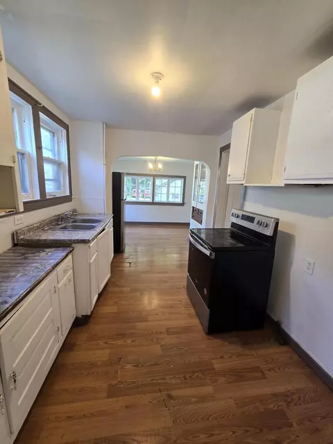 Kitchen - 1908 W Washington St, Springfield, OH 45506 photo 2 of 4