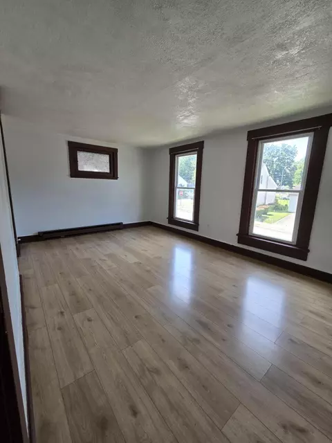 Living - 1908 W Washington St, Springfield, OH 45506 photo 2 of 2