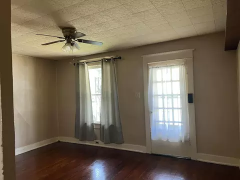 Living - 1243 W Mulberry St, Springfield, OH 45506 photo 3 of 7