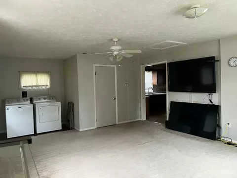 Living - 1243 W Mulberry St, Springfield, OH 45506 photo 6 of 7