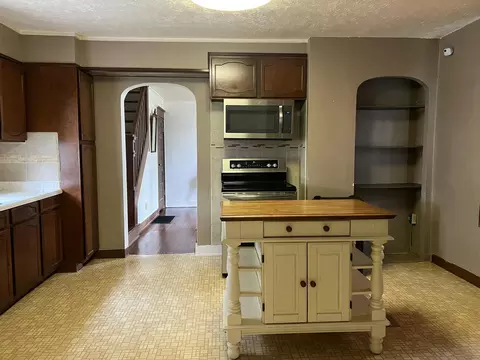 Kitchen - 1243 W Mulberry St, Springfield, OH 45506 photo 1 of 3