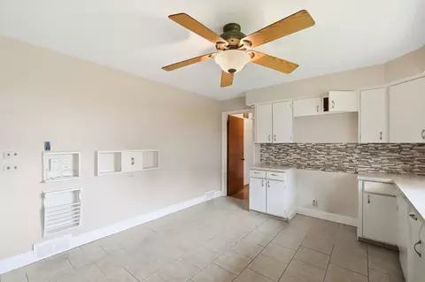 Kitchen - 1770 Saint Paris Pike, Springfield, OH 45504 photo 4 of 5