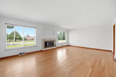 Living - 1770 Saint Paris Pike, Springfield, OH 45504 photo 1 of 7