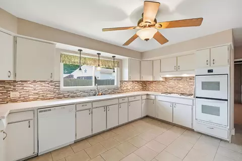 Kitchen - 1770 Saint Paris Pike, Springfield, OH 45504 photo 1 of 5