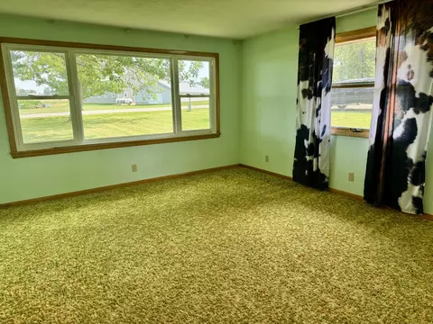 Living - 3966 Mud Pike Rd, Celina, OH 45822 photo 3 of 6