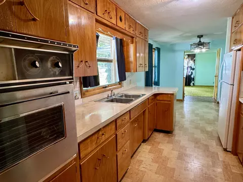 Kitchen - 3966 Mud Pike Rd, Celina, OH 45822 photo 4 of 5