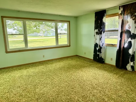 Living - 3966 Mud Pike Rd, Celina, OH 45822 photo 2 of 6