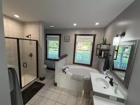 Bath - 3223 Windy Ridge Dr, Springfield, OH 45502 photo 2 of 6