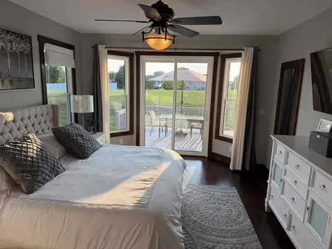 Bedroom - 3223 Windy Ridge Dr, Springfield, OH 45502 photo 2 of 4