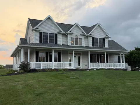 Exterior - 3223 Windy Ridge Dr, Springfield, OH 45502 photo 2 of 8