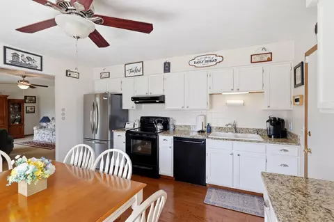 Kitchen - 3023 Brixton Dr, Springfield, OH 45503 photo 3 of 5