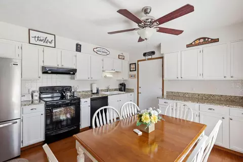 Kitchen - 3023 Brixton Dr, Springfield, OH 45503 photo 2 of 5