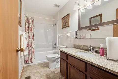 Bath - 3023 Brixton Dr, Springfield, OH 45503 photo 4 of 4