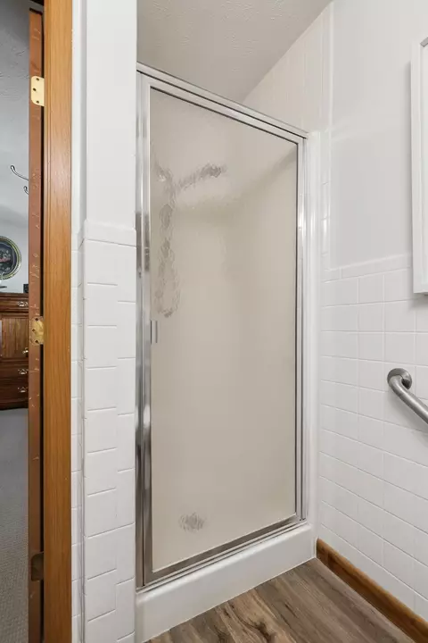 Bath - 3023 Brixton Dr, Springfield, OH 45503 photo 2 of 4