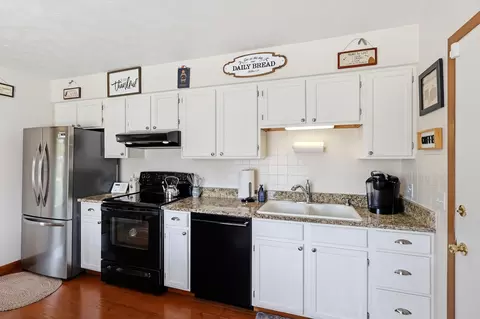 Kitchen - 3023 Brixton Dr, Springfield, OH 45503 photo 5 of 5