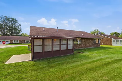 Exterior - 3023 Brixton Dr, Springfield, OH 45503 photo 9 of 11