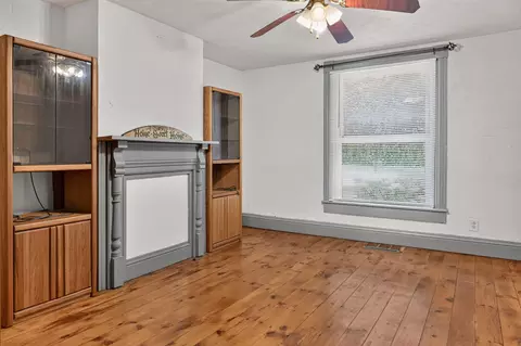 Living - 3121 W Columbia St, Springfield, OH 45504 photo 1 of 5