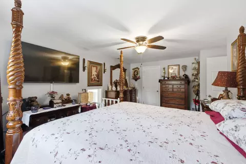Bedroom - 5258 E County Line Rd, Springfield, OH 45502 photo 5 of 5