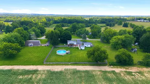 View/Area - 5258 E County Line Rd, Springfield, OH 45502 photo 4 of 7