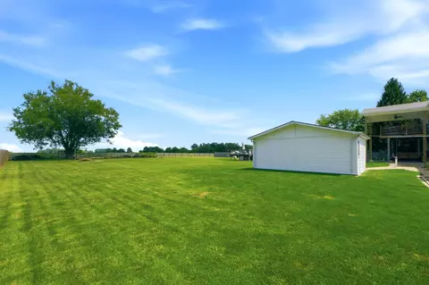 Exterior - 5258 E County Line Rd, Springfield, OH 45502 photo 14 of 15