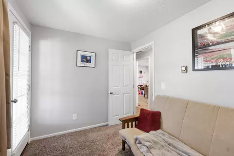 Bedroom - 5258 E County Line Rd, Springfield, OH 45502 photo 3 of 5