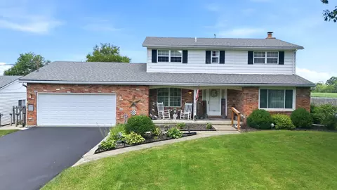 Exterior - 5258 E County Line Rd, Springfield, OH 45502 photo 2 of 15