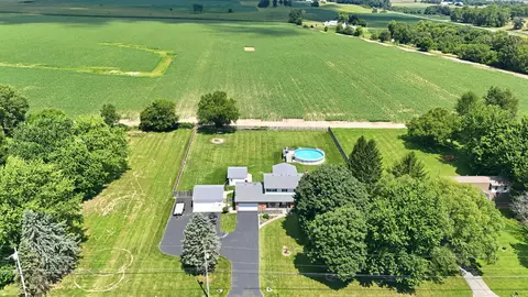 View/Area - 5258 E County Line Rd, Springfield, OH 45502 photo 1 of 7