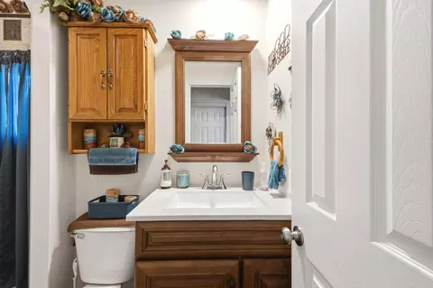 Bath - 5258 E County Line Rd, Springfield, OH 45502 photo 1 of 7