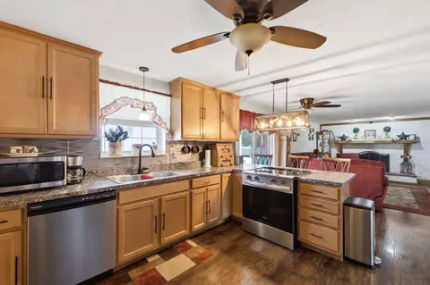 Kitchen - 5258 E County Line Rd, Springfield, OH 45502 photo 4 of 4