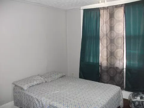 Bedroom - 2209 Columbus Ave, Springfield, OH 45503 photo 2 of 12
