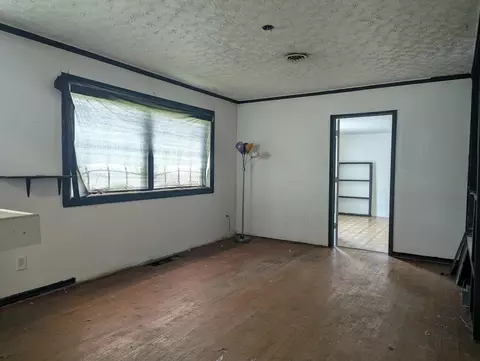 Living - 2194 W Blee Rd, Springfield, OH 45502 photo 2 of 3