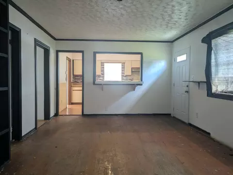 Living - 2194 W Blee Rd, Springfield, OH 45502 photo 3 of 3