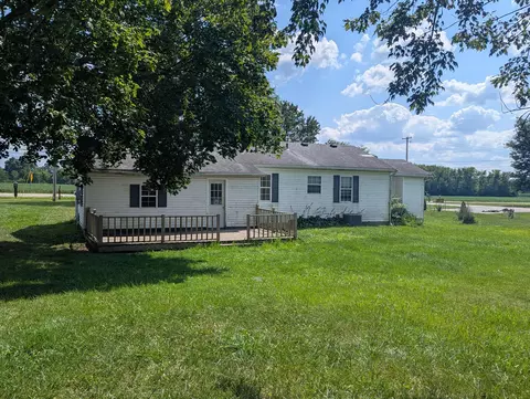 Exterior - 2194 W Blee Rd, Springfield, OH 45502 photo 3 of 4