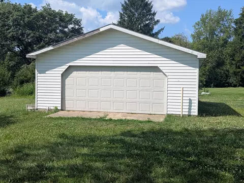 Exterior - 2194 W Blee Rd, Springfield, OH 45502 photo 4 of 4