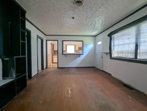 Living - 2194 W Blee Rd, Springfield, OH 45502 photo 1 of 3