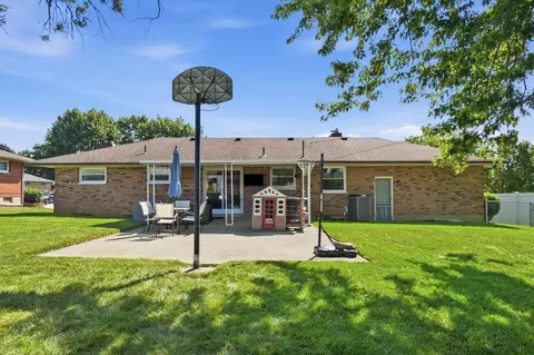 Exterior - 4111 Helena Dr, Springfield, OH 45503 photo 4 of 11