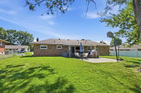 Exterior - 4111 Helena Dr, Springfield, OH 45503 photo 5 of 11