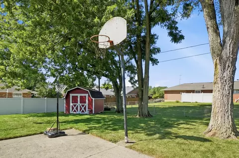 Exterior - 4111 Helena Dr, Springfield, OH 45503 photo 9 of 11