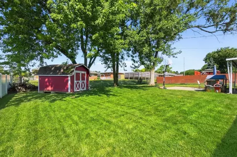 Exterior - 4111 Helena Dr, Springfield, OH 45503 photo 7 of 11