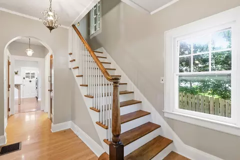 Entry Way - 1840 Crescent Dr, Springfield, OH 45504 photo 3 of 6