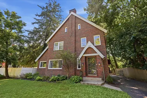 Exterior - 1840 Crescent Dr, Springfield, OH 45504 photo 2 of 11