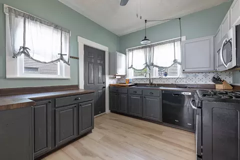 Kitchen - 308 Ridge Rd, Springfield, OH 45503 photo 1 of 4