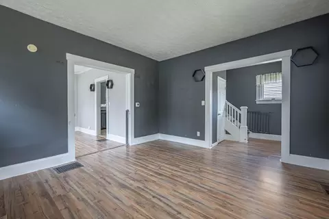 Living - 308 Ridge Rd, Springfield, OH 45503 photo 3 of 3